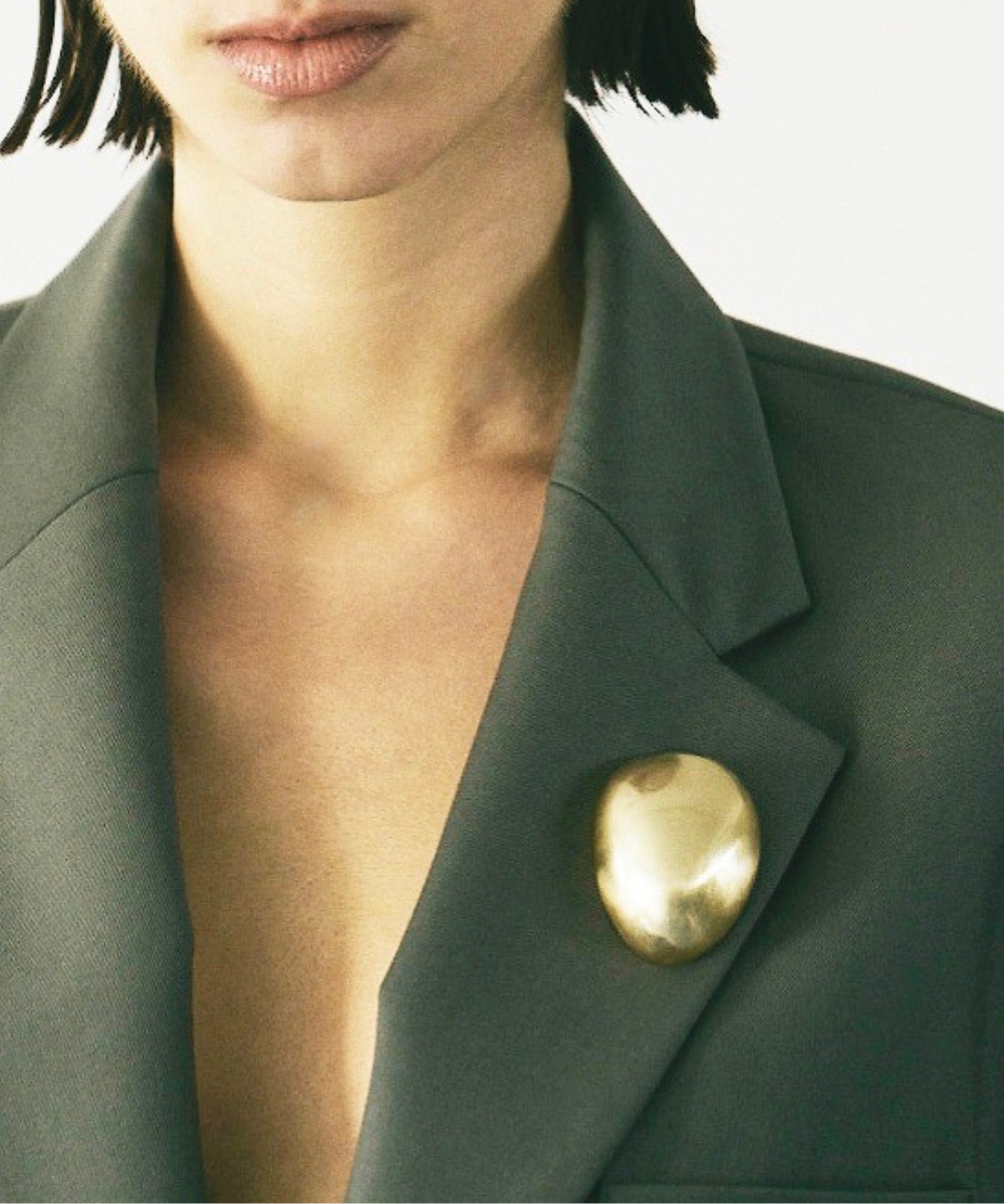 Egg sculpture brooch|232-270103 – JAMIRAY ONLINE STORE Egg sculpture brooch|232-270103 – JAMIRAY ONLINE STORE