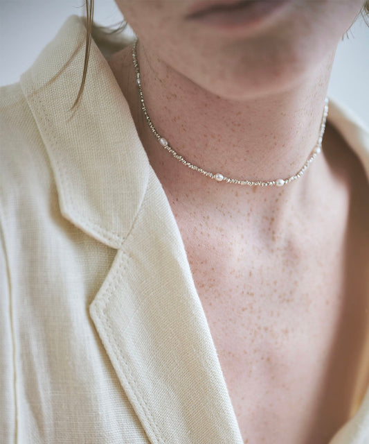 Adjustable beads necklace