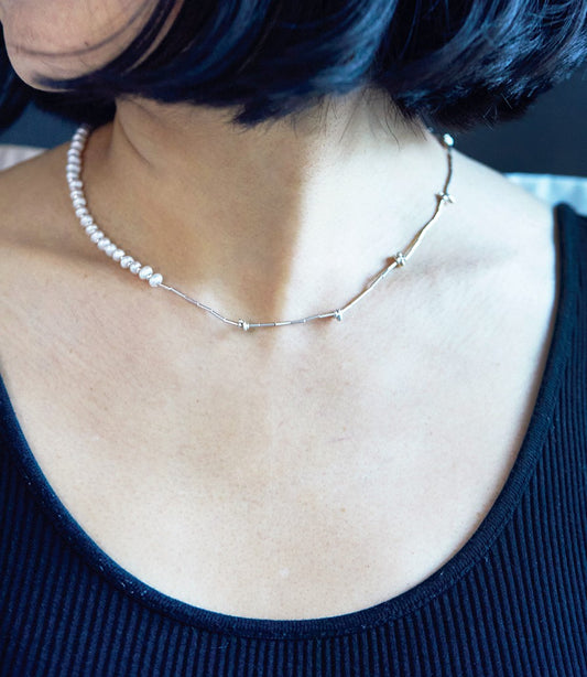 Silver beads short necklace
