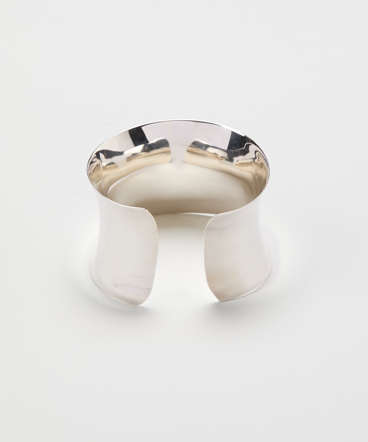 Wide curved bangle｜254-270103 – JAMIRAY ONLINE STORE