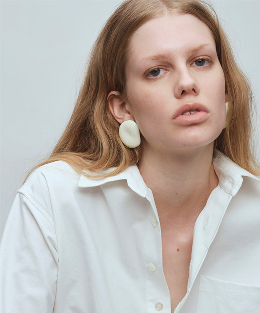 Color bean pierced earrings