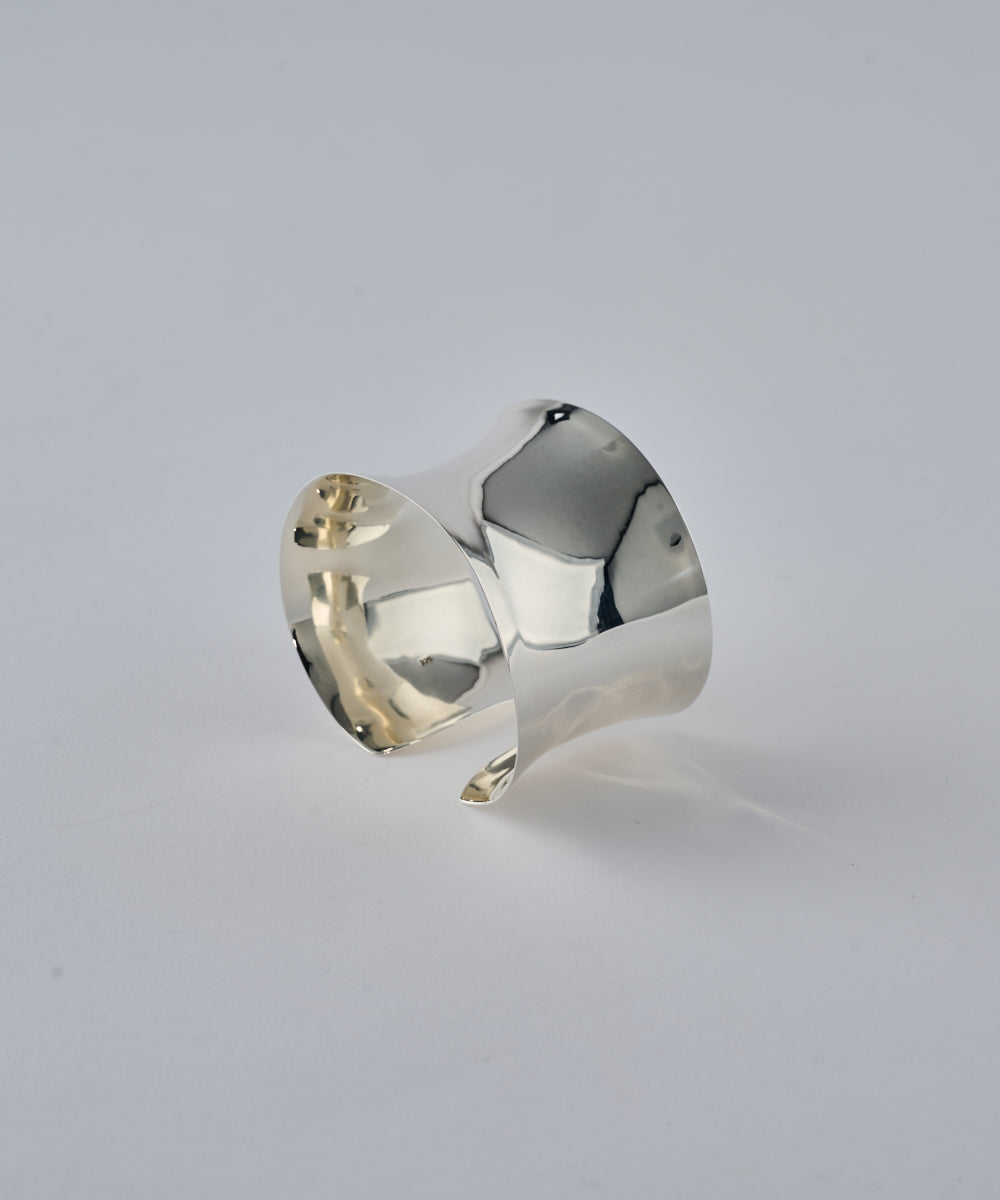 Wide curved bangle｜254-270103 – JAMIRAY ONLINE STORE
