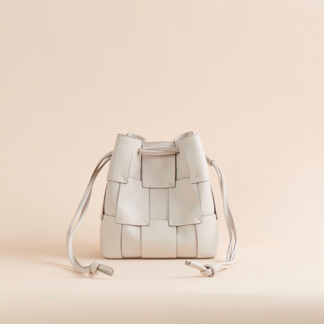 AP PATCH BUCKET BAG|222-270507 – JAMIRAY ONLINE STORE AP PATCH BUCKET BAG|222-270507 – JAMIRAY ONLINE STORE