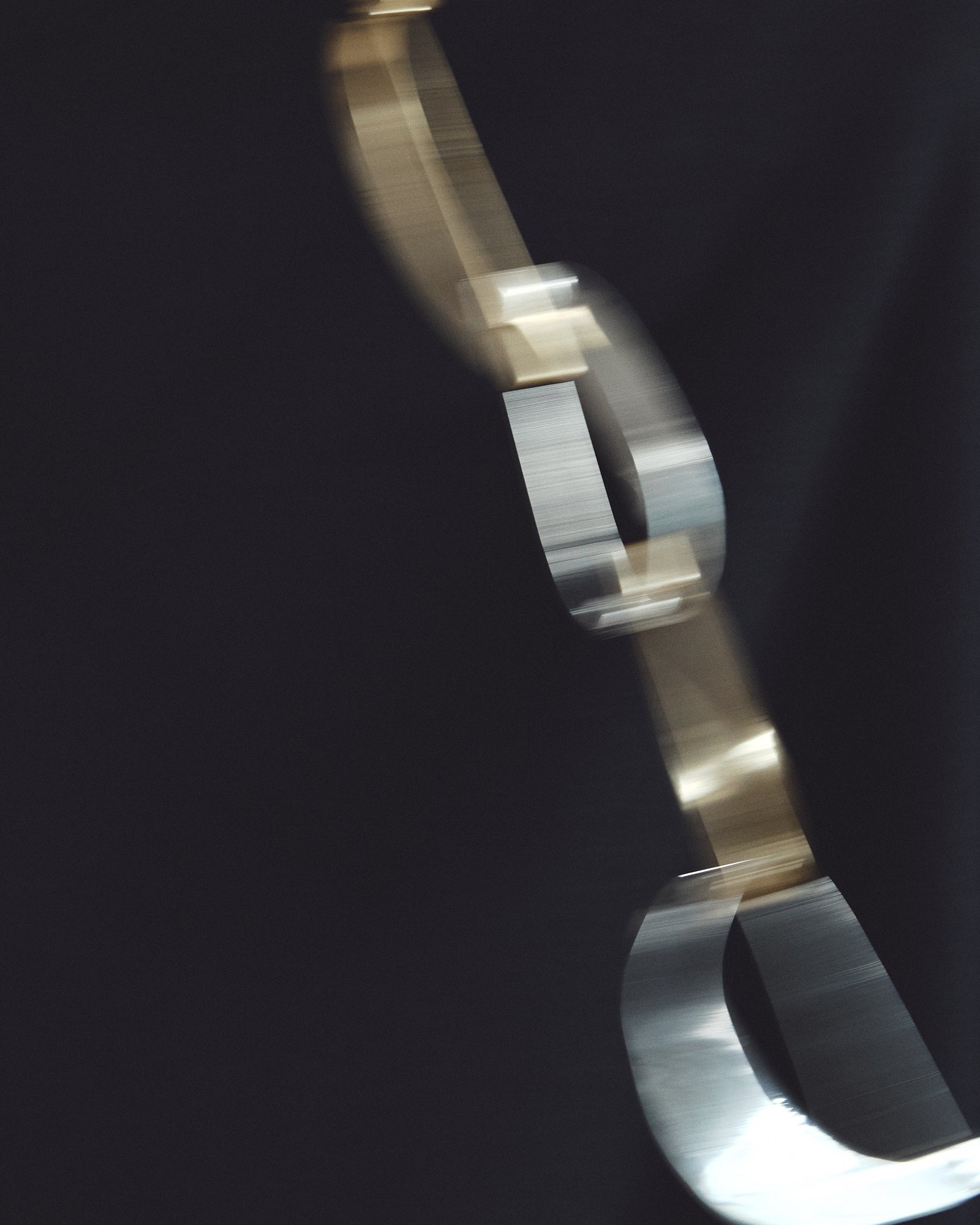 Modern curve pin necklace｜254-270122 – JAMIRAY ONLINE STORE